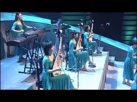 12 Kızlardan Müthiş Bir Müzik Ziyafeti