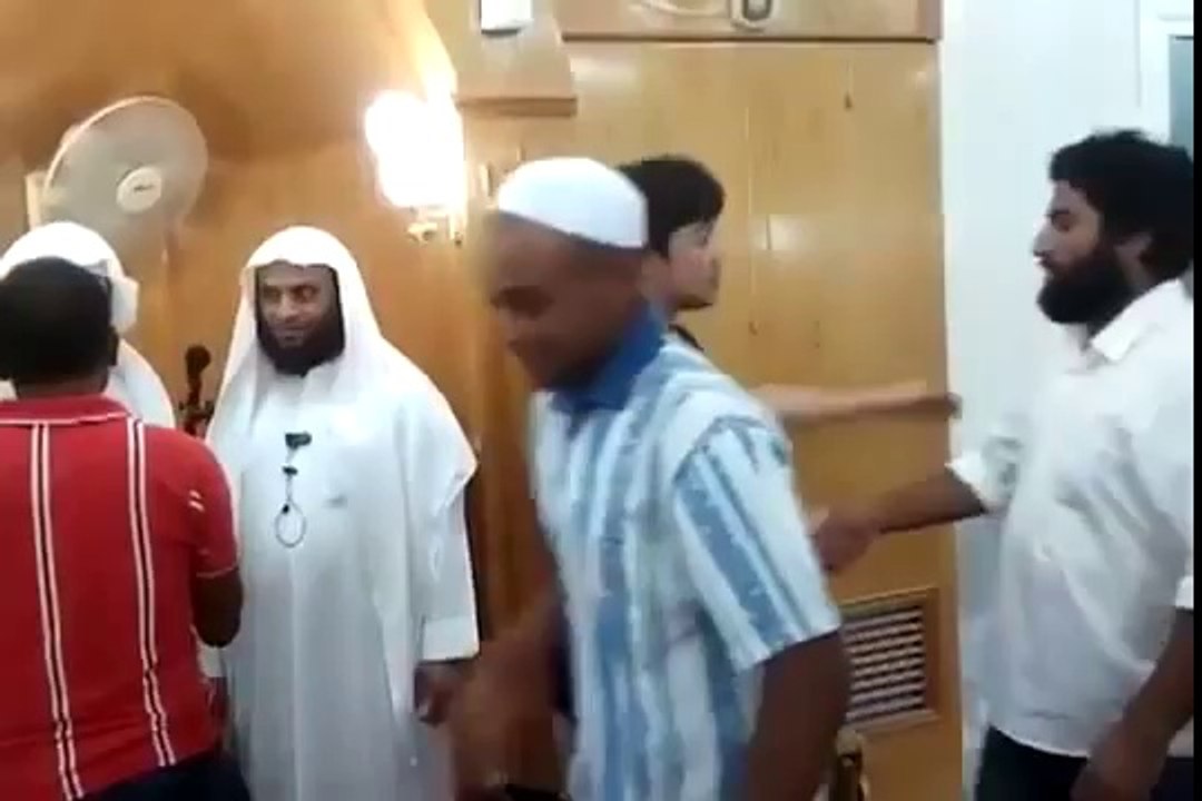 ASIAN MAN CONVERTS TO ISLAM