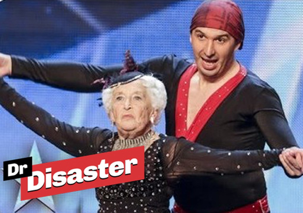 Une incroyable mamie donne une leçon de salsa / Dr Disaster