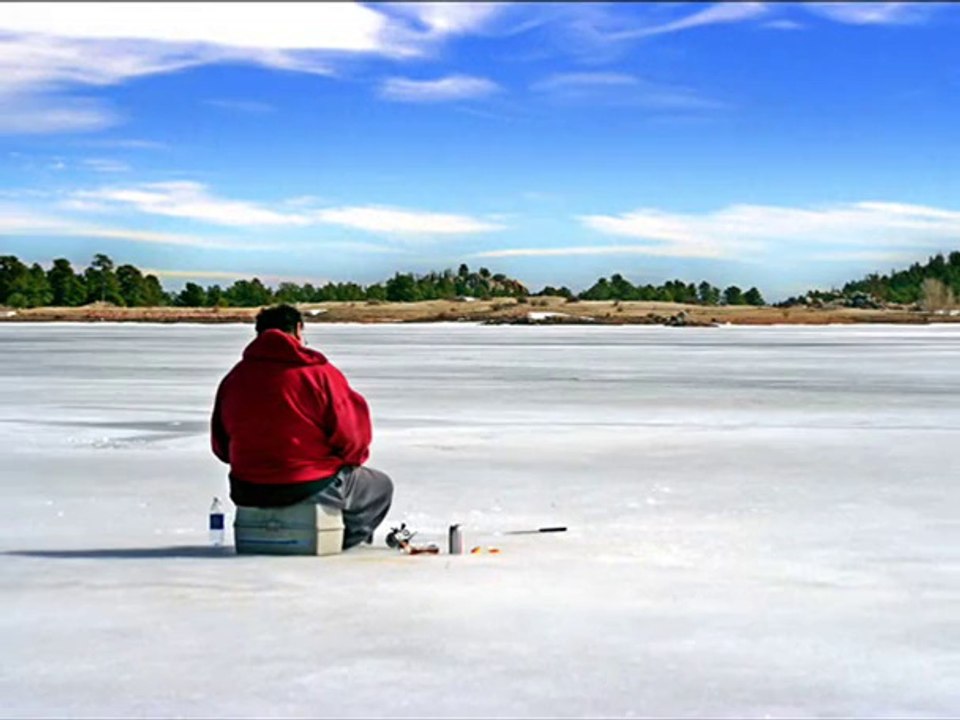 Ice fishing rentals around Minneapolis & Dassel, Minnesota. Visit http://chartered-rentals.com/