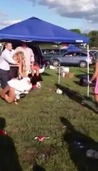 Bagarre entre filles lors d'un festival ! a voir