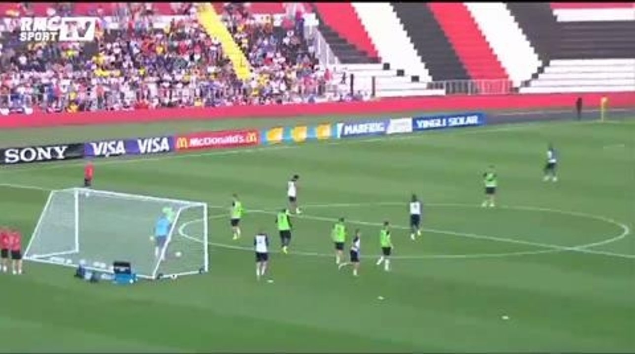 Football / Equipe de France / Premier entraînement des Bleus au Brésil - 11/06