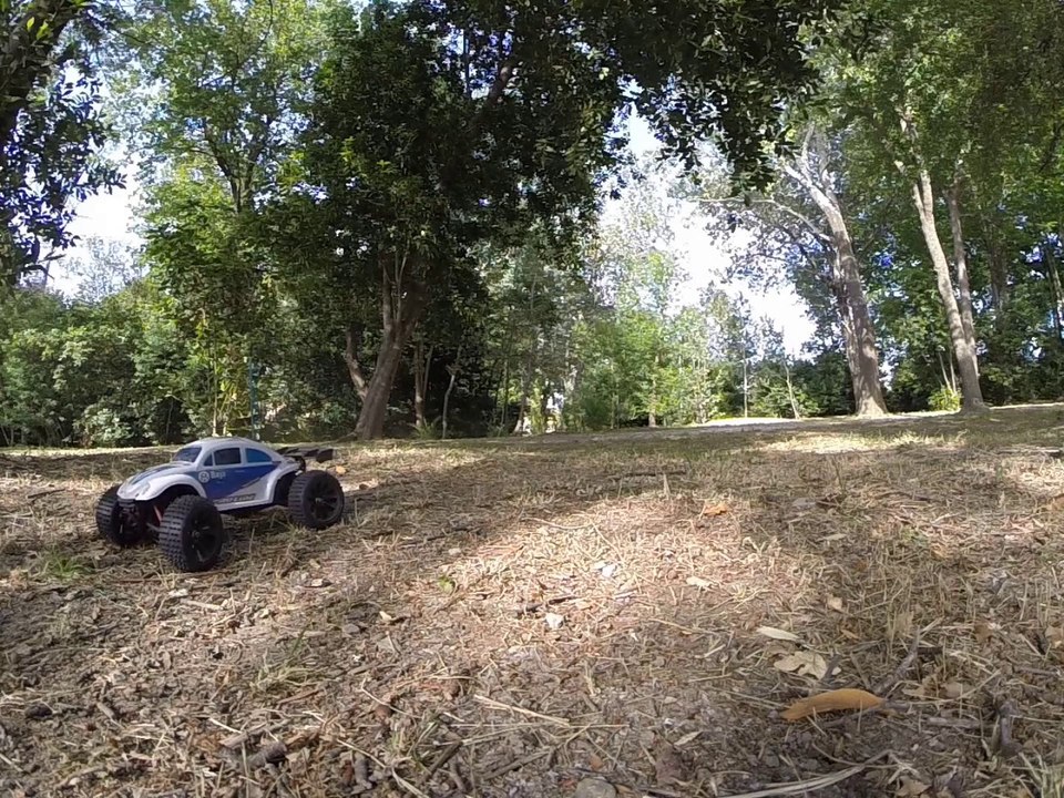 traxxas e-revo 1/16 VXL