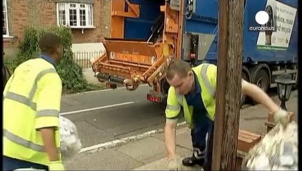 UK jobless falls to lowest in five years