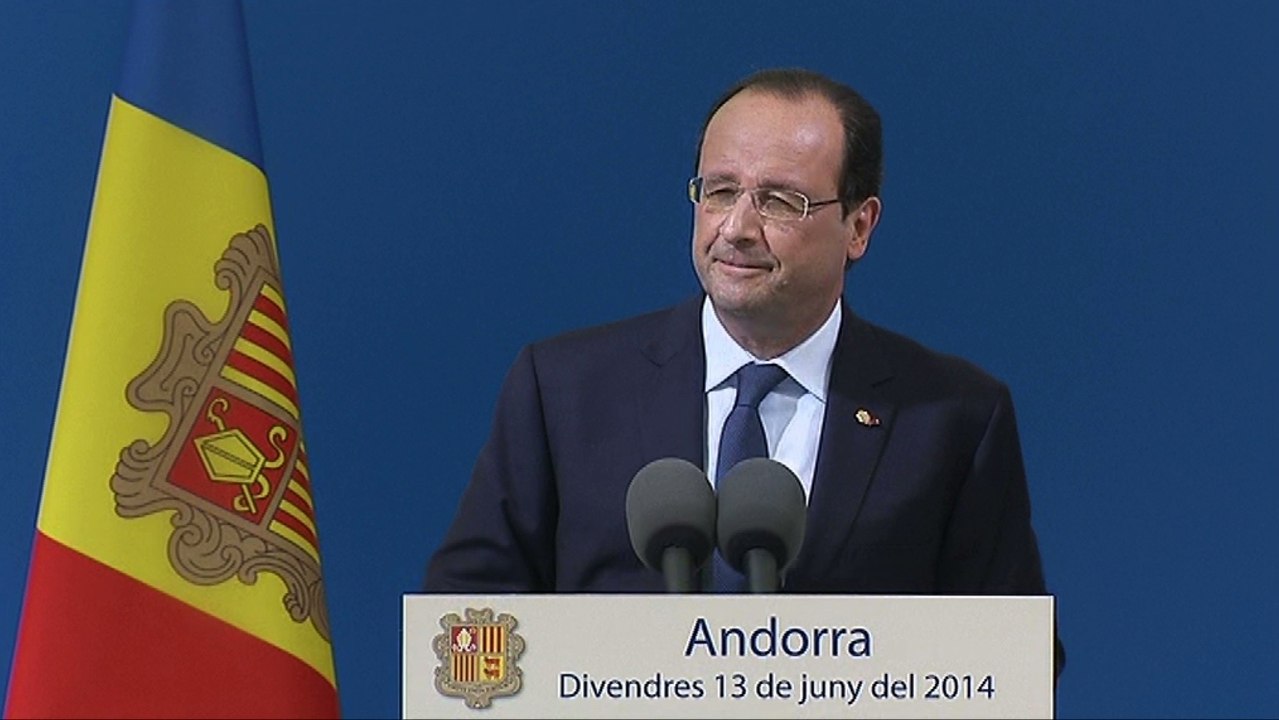 Allocution sur la Plaça del Poble à Andorre-la-Vieille