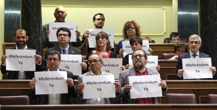 [ABDICACIÓN REY] IU pide un referéndum bajo la amenaza de un vuelco en las urnas