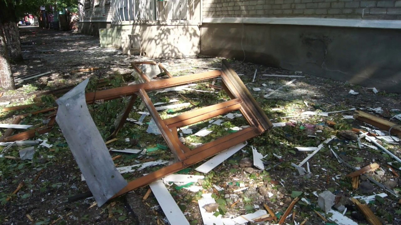 Ukrainian city of Slavyansk battered by ongoing conflict