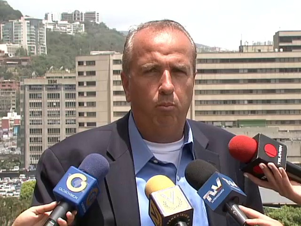 Cavececo: Centros comerciales podrían retomar actividades en 8 semanas