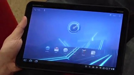 Tested.com Reviews the Motorola Xoom
