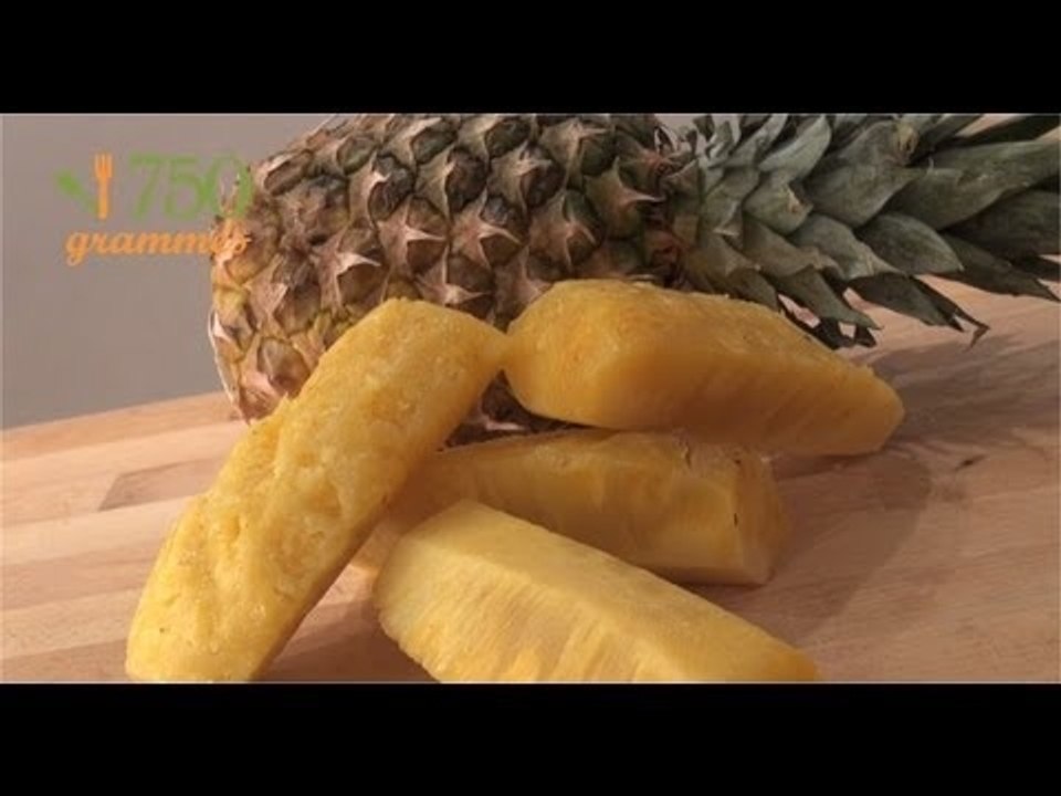 Comment choisir et éplucher un ananas ? - 750 Grammes