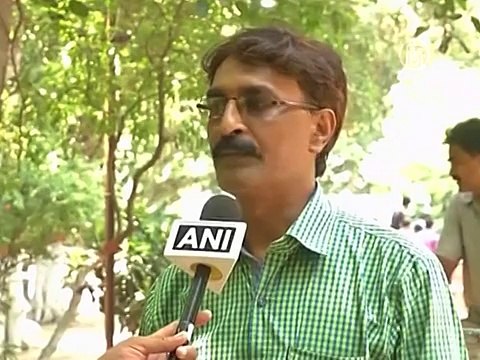 Животных в зоопарках Индии спасают от жары