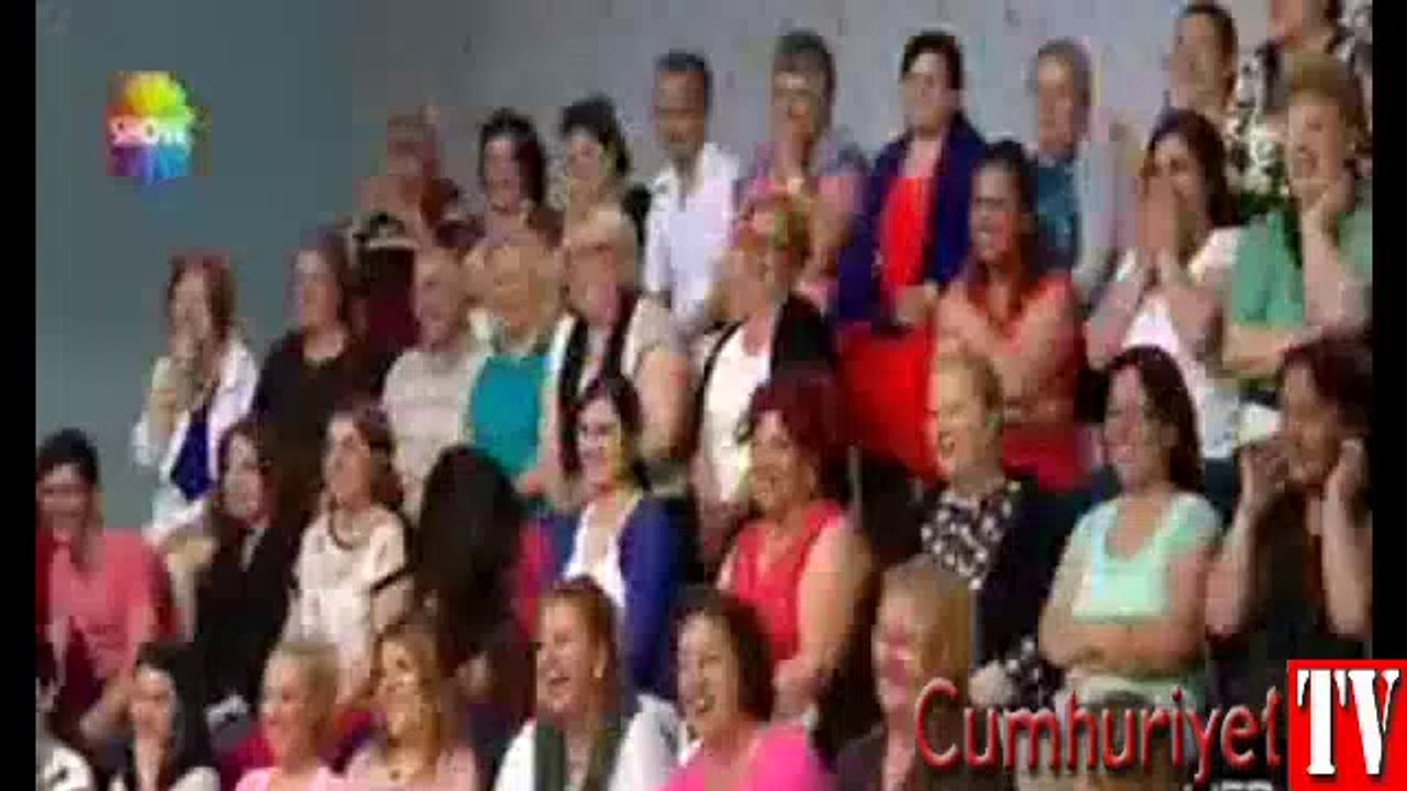 'Hunharca gülen adam' canlı yayında kahkahaya boğdu