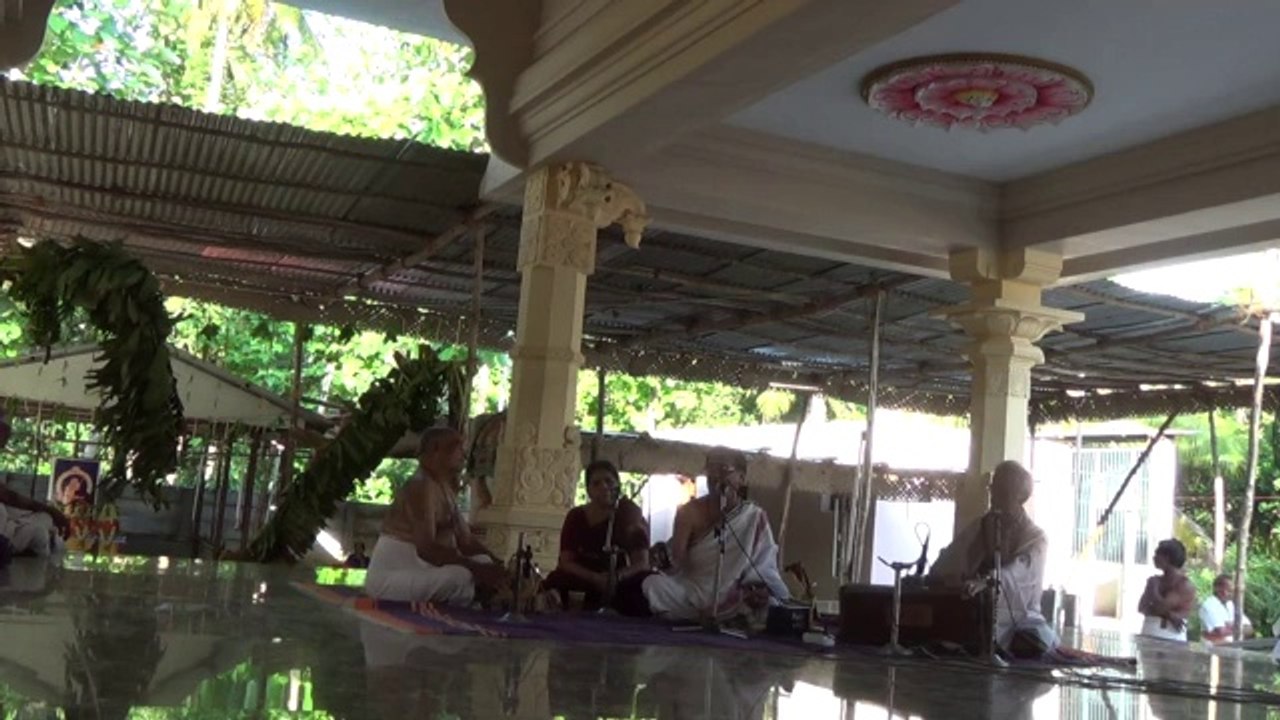 gov indapuram bajan 11 06 14  00074