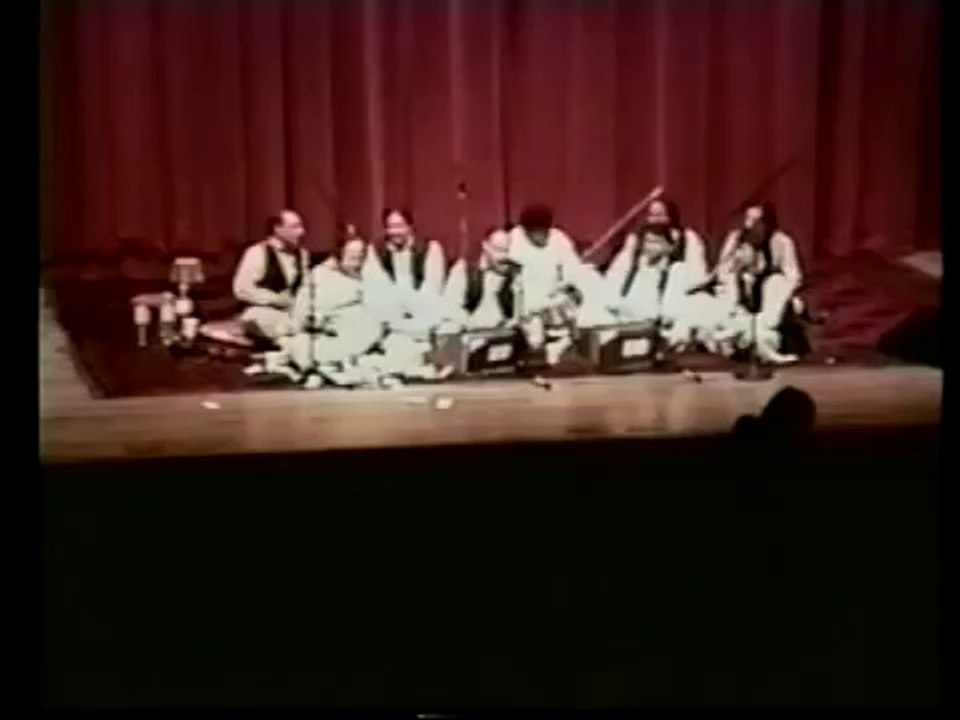 Nusrat Fateh Ali Khan Qawwal - Dam Mast Qalandar Mast Mast