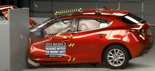 Mazda 3 çarpışma testi