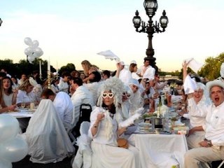 Paris: un "dîner en blanc" sur les ponts de la capitale - 13/06