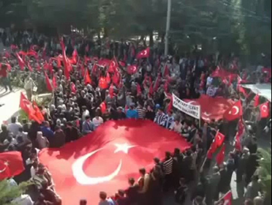 Kürt'lerden, 'Kürtçe' Ölürüm Türkiyem!