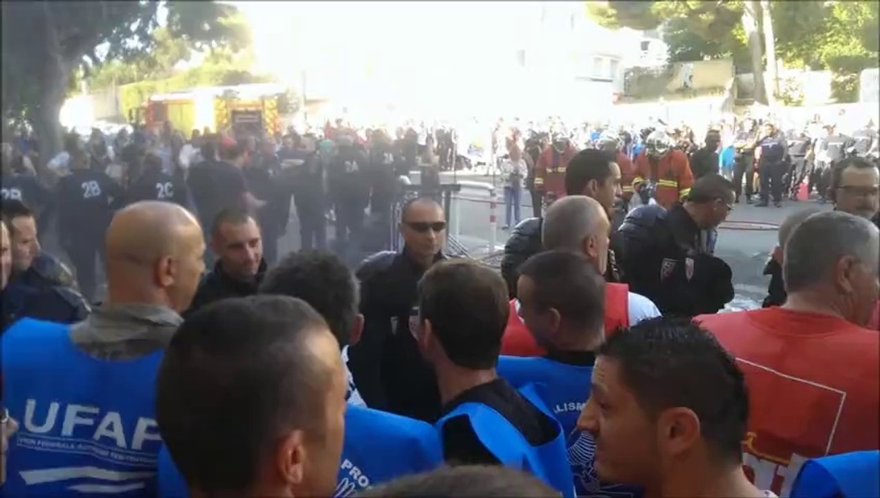 Notre évacuation par les CRS devant les portes des Baumettes