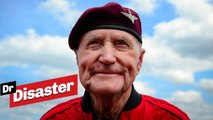 Un vétéran de 89 ans saute en parachute de 1200 mètres / Dr Disaster