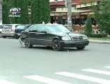 Accident in centrul capitalei Doua masini au fost avariate dupa ce soferul unui Mercedes a lovit in plin o Toyota