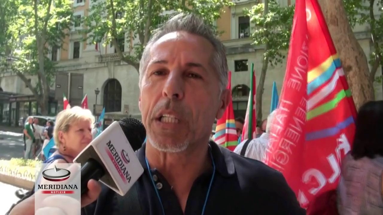 Cgil Cisl e Uil in presidio: “Mancano 80 mln di euro per gli ammortizzatori sociali del 2014”
