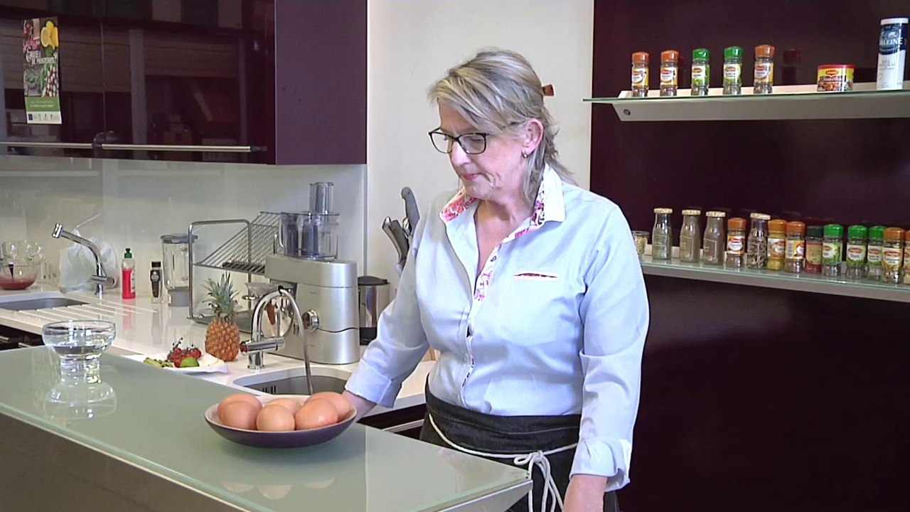 Réussir les oeufs durs, les gestes techniques par Cuisine et Vins de France