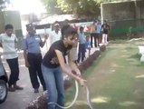 Wow Brave Pakistani gril caught the snake from her house