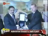 Başbakan Erdoğan, Kayseri Büyükşehir Belediye Başkanı Mehmet Özhaseki'ye Tebrik Plaketi Verdi