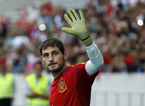 Relembre defesa salvadora de Casillas na final da Copa de 2010