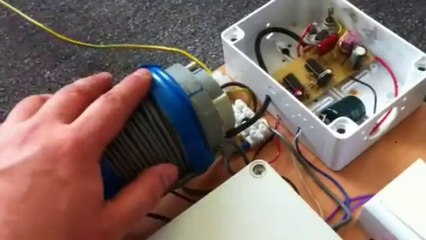 Бестопливный генератор на основе Далли собран нейким Русланом.