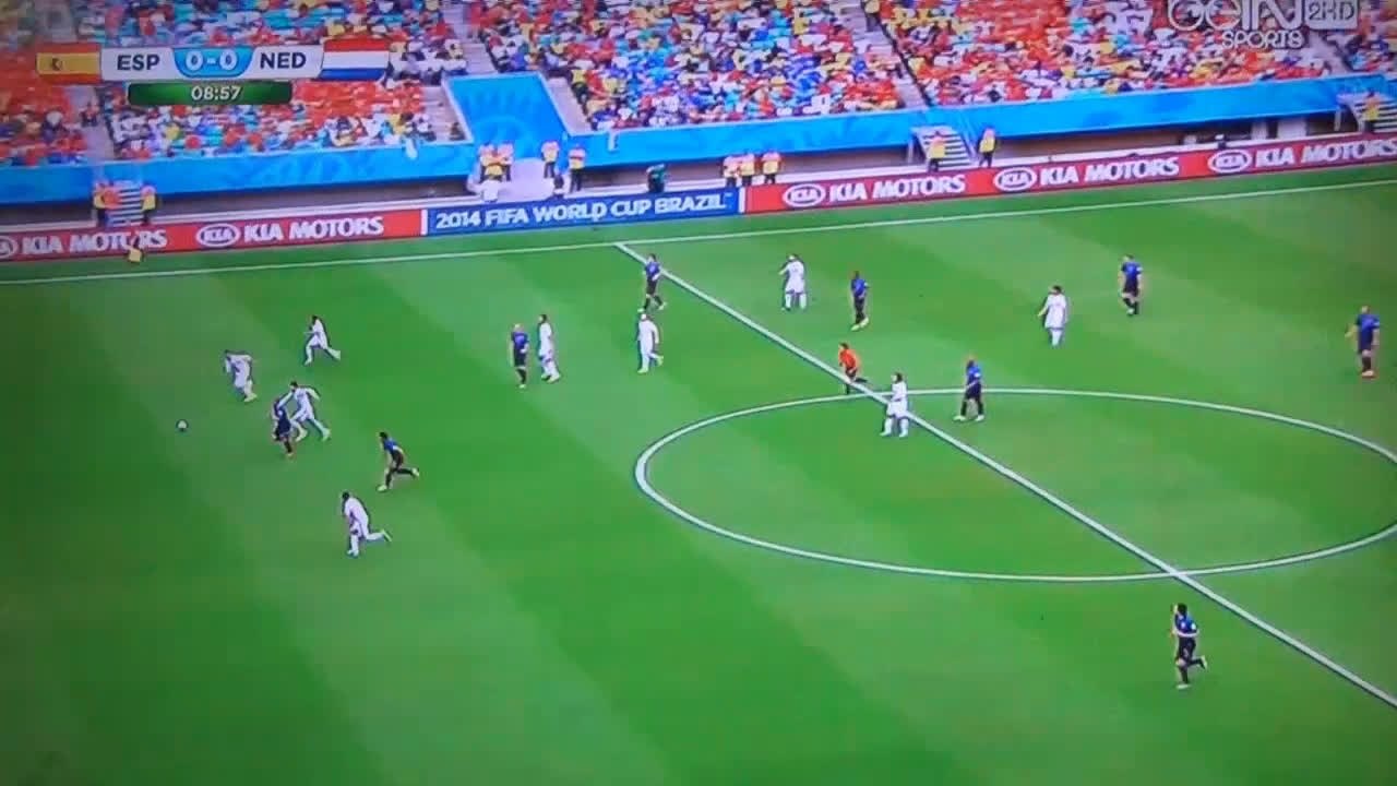 تسديدة شنايدر علي كاسياس