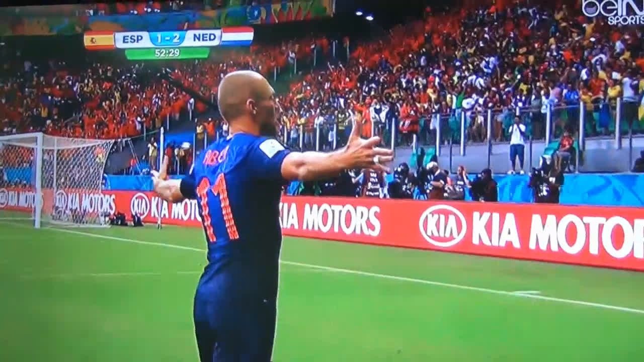 الهدف الثاني لهولندا في شباك أسبانيا