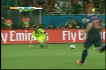 Robben anota su segundo gol ante España