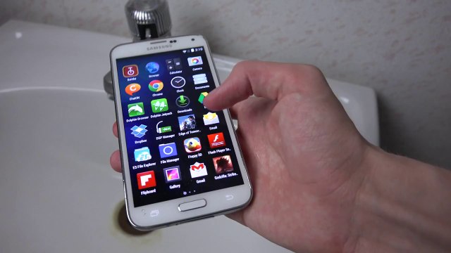 Samsung Galaxy S5 - Water Test 4K Video