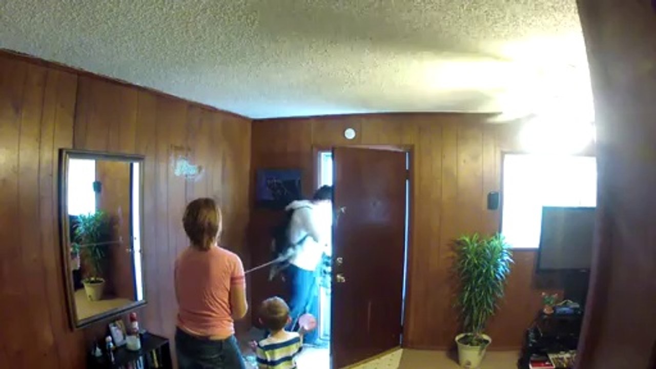 Throw water on angry dad : Worst Prank Ever