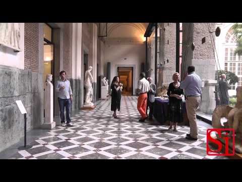 Napoli - Tronisti, mostra al Museo Archeologico (13.06.14)