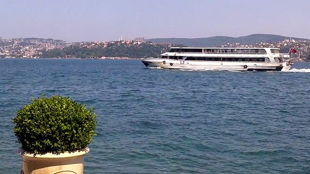 YENIKOY DE YALI DAIRESI RIHTIMIN DAN BOĞAZ MANZARASI