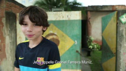 Un jeune garçon sans pied star du foot au Brésil !