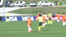 Jefferson tira onda e pega dois pênaltis em jogo-treino do Brasil