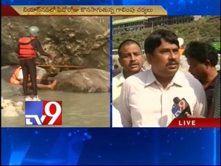 Parents enter Beas river to search for missing children