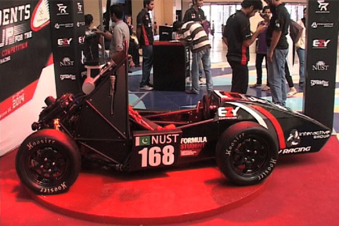 Dunya News - Karachi students prepare racing car to compete in Formula One