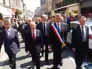 70e : Bernard Cazeneuve sur les pas du général de Gaulle à Bayeux