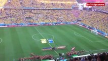 Coupe du monde 2014. Les supporters brésiliens chantent leur hymne