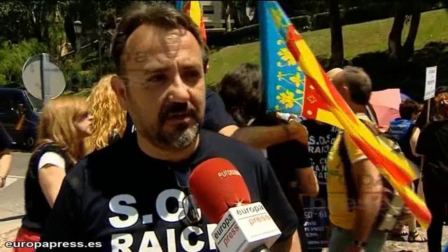 Víctimas del robo de bebés se manifiestan para pedir apoyo