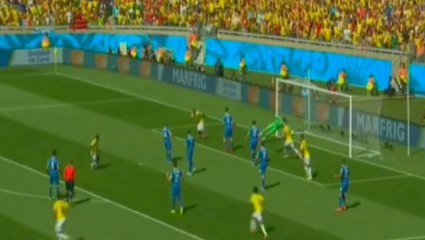 الهدف الأول لكولومبيا في مرمي اليونان