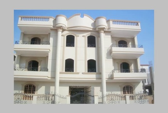 شقة نصف تشطيب مساحة 200 متر للبيع بالبنفسج 9 القاهرة الجديدة