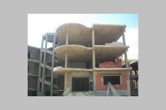 شقة بحديقة خاصة للبيع بالياسمين 8 القاهرة الجديدة