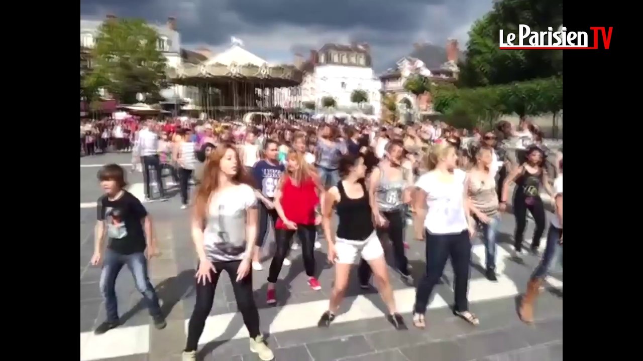 Fontainebleau : flashmob géant en hommage à Michael Jackson