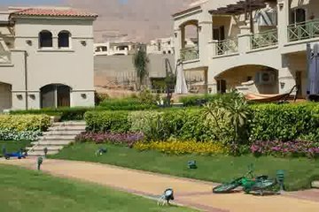 فيلا للبيع على البحر مباشر فى لافيستا 6، العين السخنة