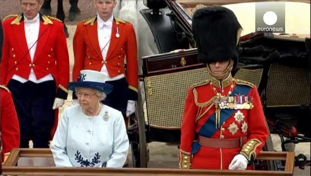 Kraliçe 2. Elizabeth'in doğum günü için Londra'da resmi tören düzenlendi